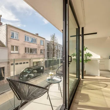 Levant 2 Slaapkamers, 2 Badkamers, Balkon & Knokke-heist!