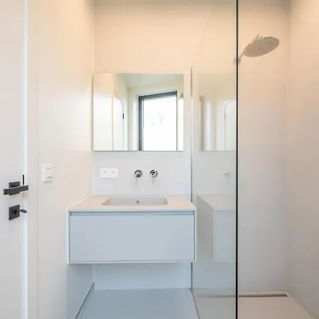 Levant 2 Slaapkamers, 2 Badkamers, Balkon & Knokke-heist! كنوك هايست